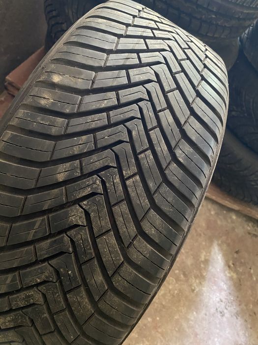 Шины Continental 215/50/18, 2шт