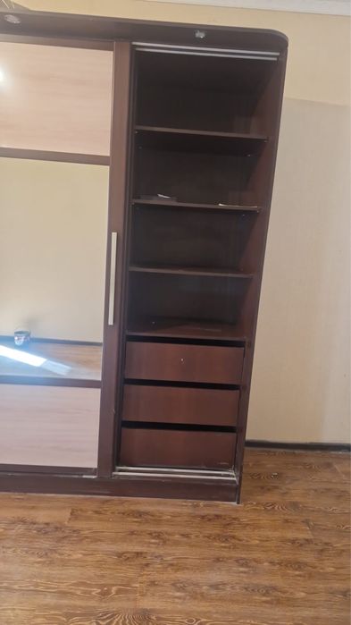 Продается б/у шкаф