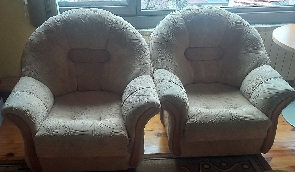 Разтегателен диван с два фотьола