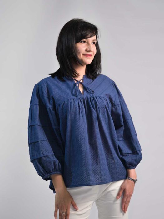 Женская кофта с объёмными рукавами SHEMESH