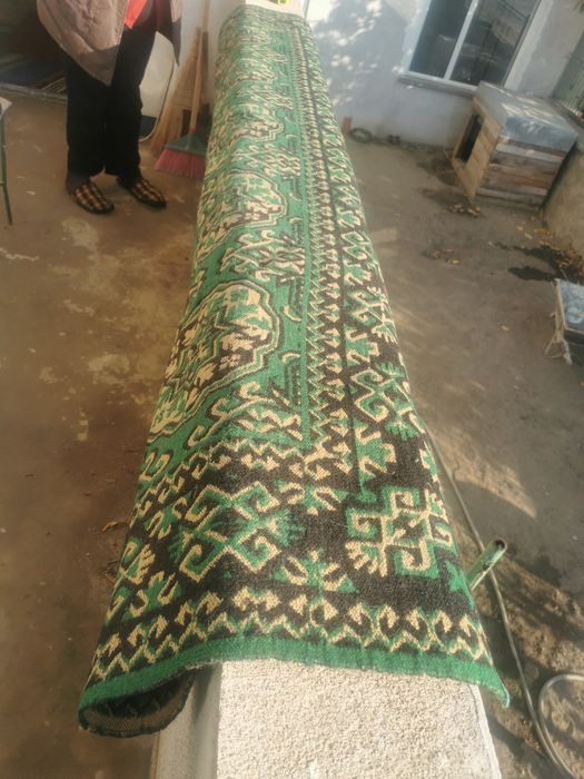 Килими и Китеници.