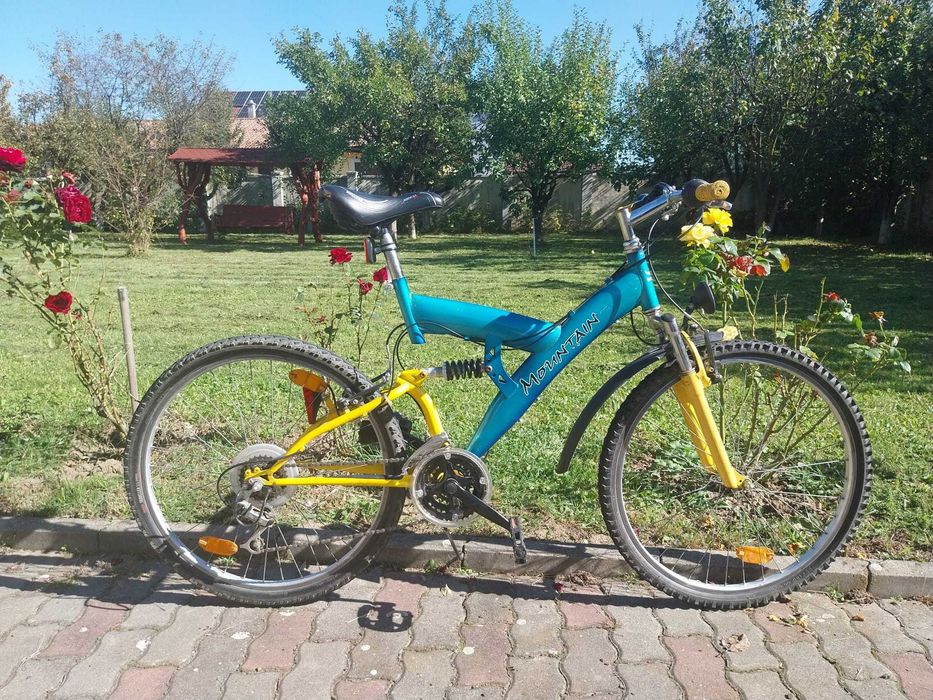 Vand 2 biciclete (3/4) si o trotineta