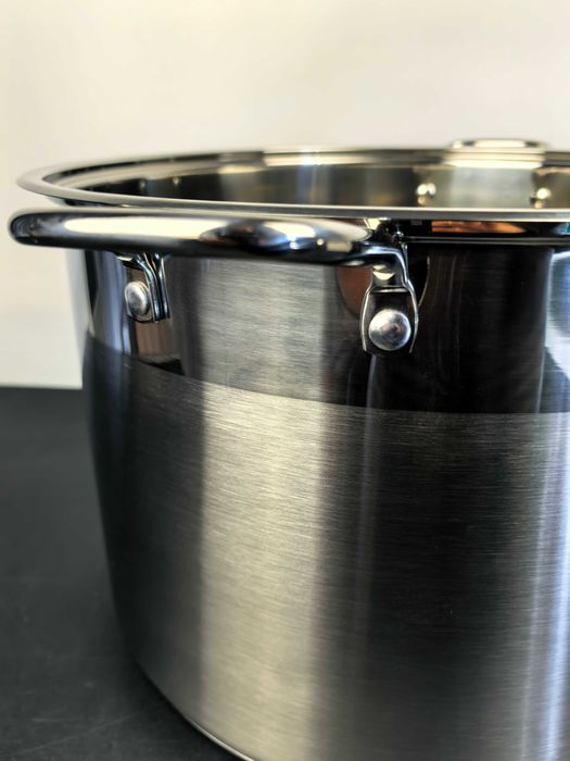 Oala inox 38x26 cm 30 litri cu capac metal 350 lei