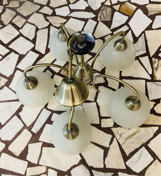 Vand corpt de iluminat cu becuri incluse