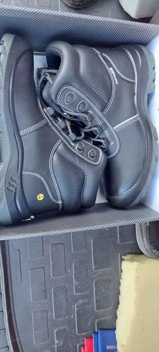 Строительные ботинки