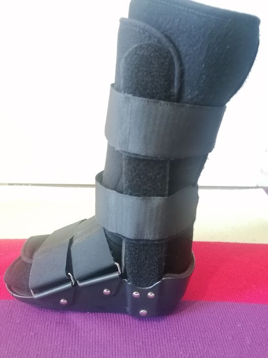 Vând orteză pentru copii Walkers măsura 34-37.5