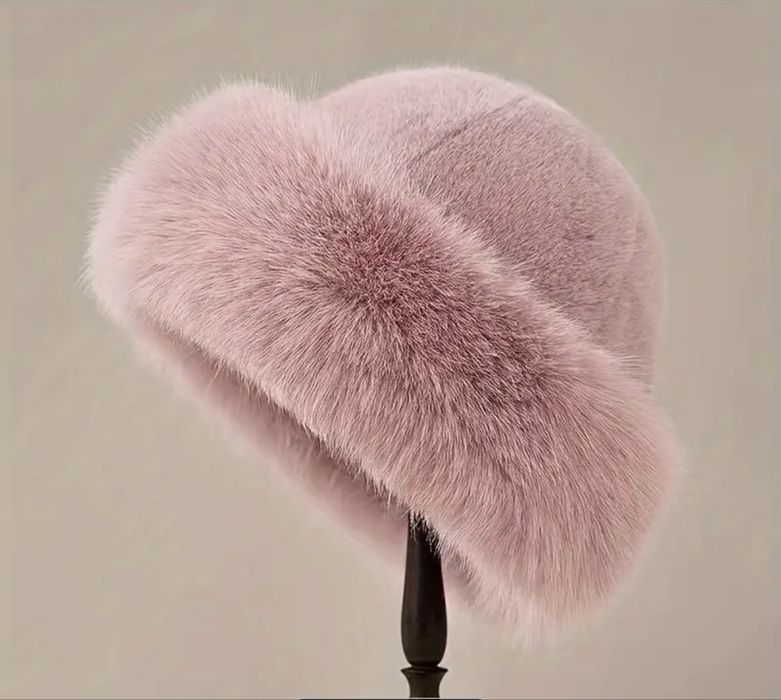 Дамска пухкава топла зимна шапка в много цветове - Бял , черен , кафяв
