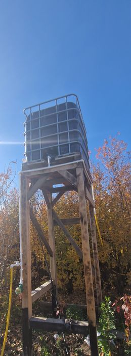 Продаётся дачный участок в лесу