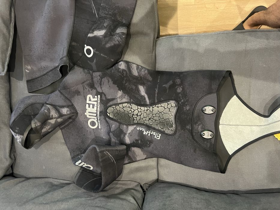 Водолазен костюм с вендуза   OMER 5MM Black Moon