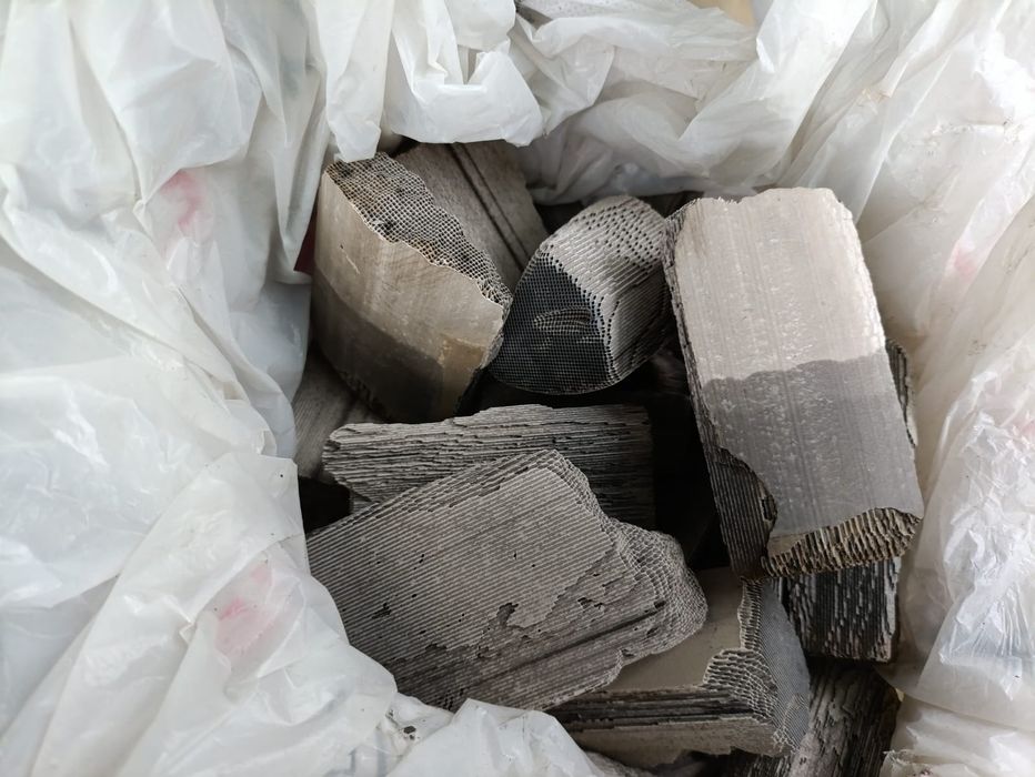 Победит, баббит, нихром, катализатор,никель, радиодетали, купим .