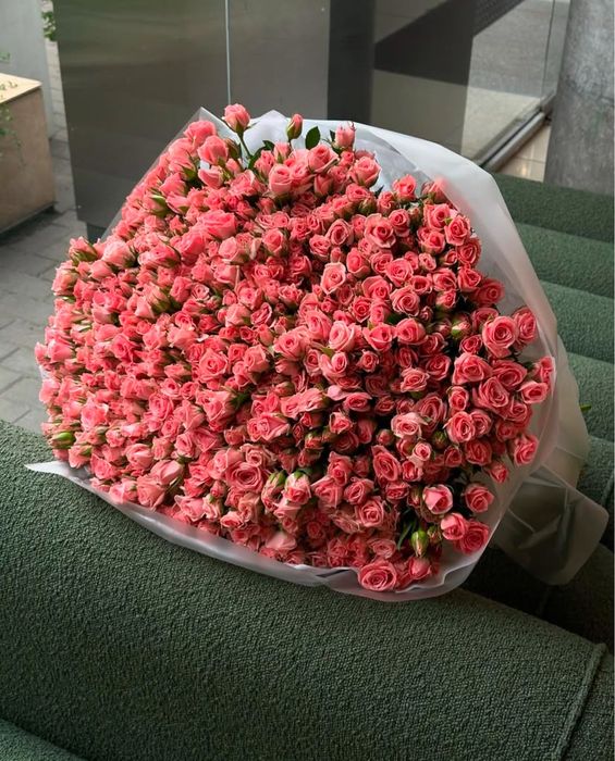 Тюльпаны Пионы Розы цветы букеты