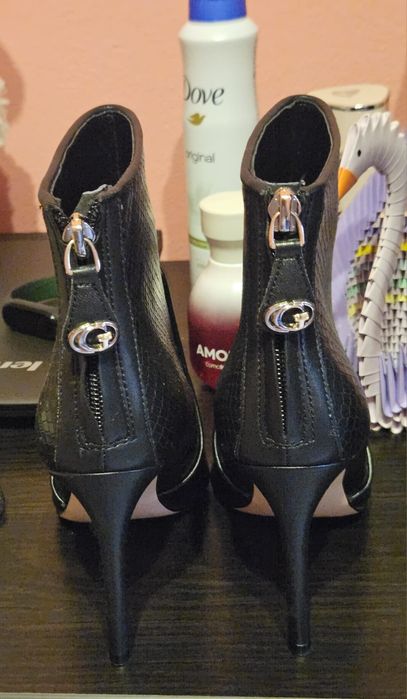 Botine damă marca Guess