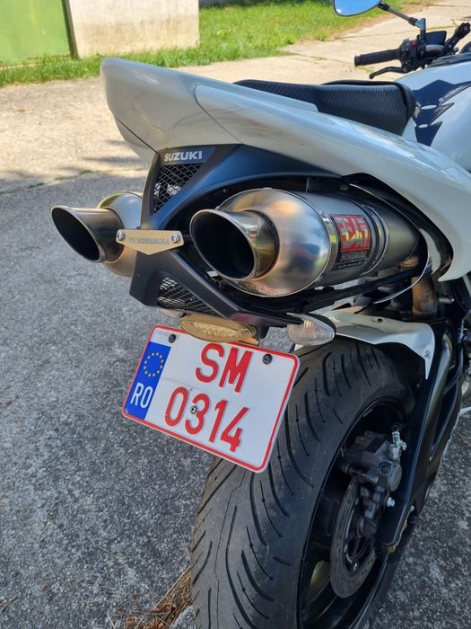 Suzuki GSX B-King 1300 – 2011 – 42.000 km – 7.000 €