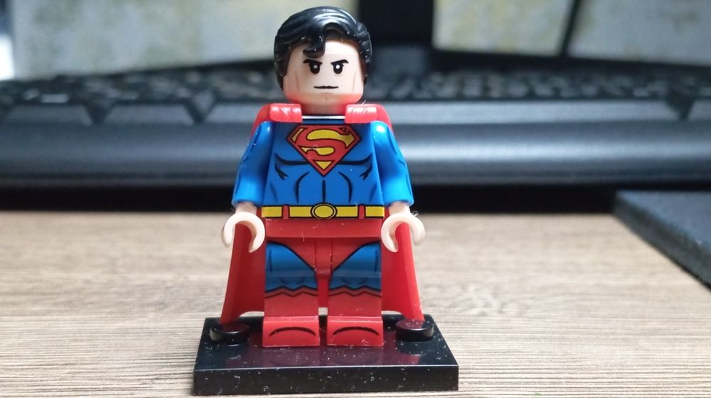 Срочно продам Лего фигурки Лиги Справедливости