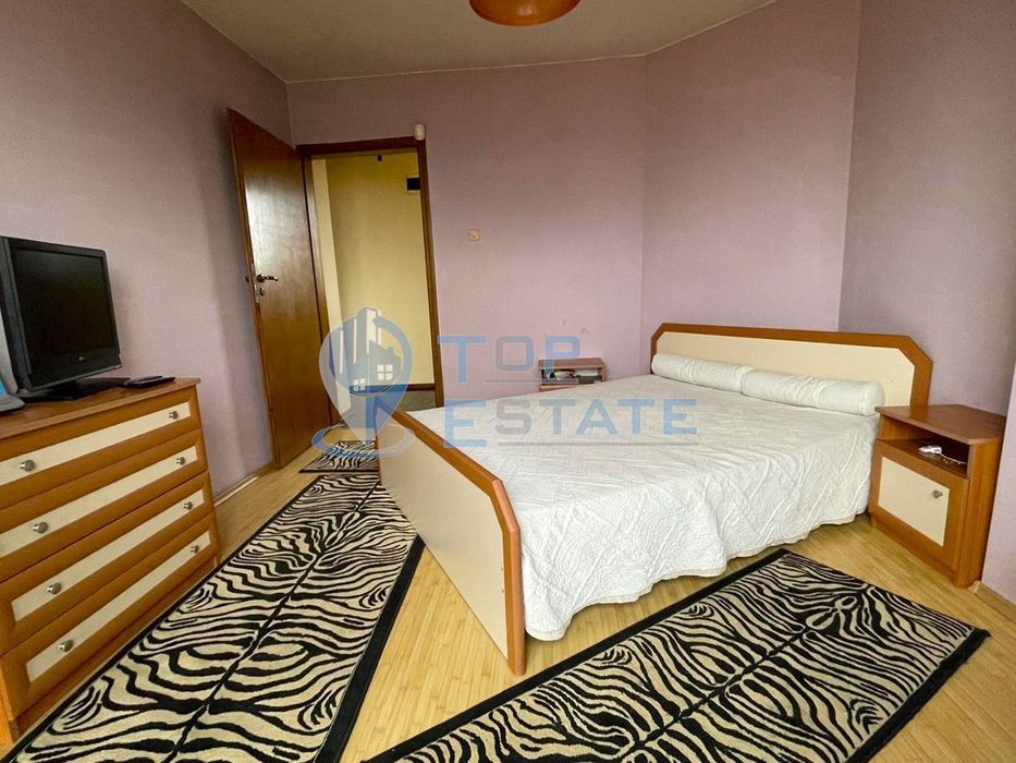 Четириетажна къща в кв. Варуша, Велико Търново