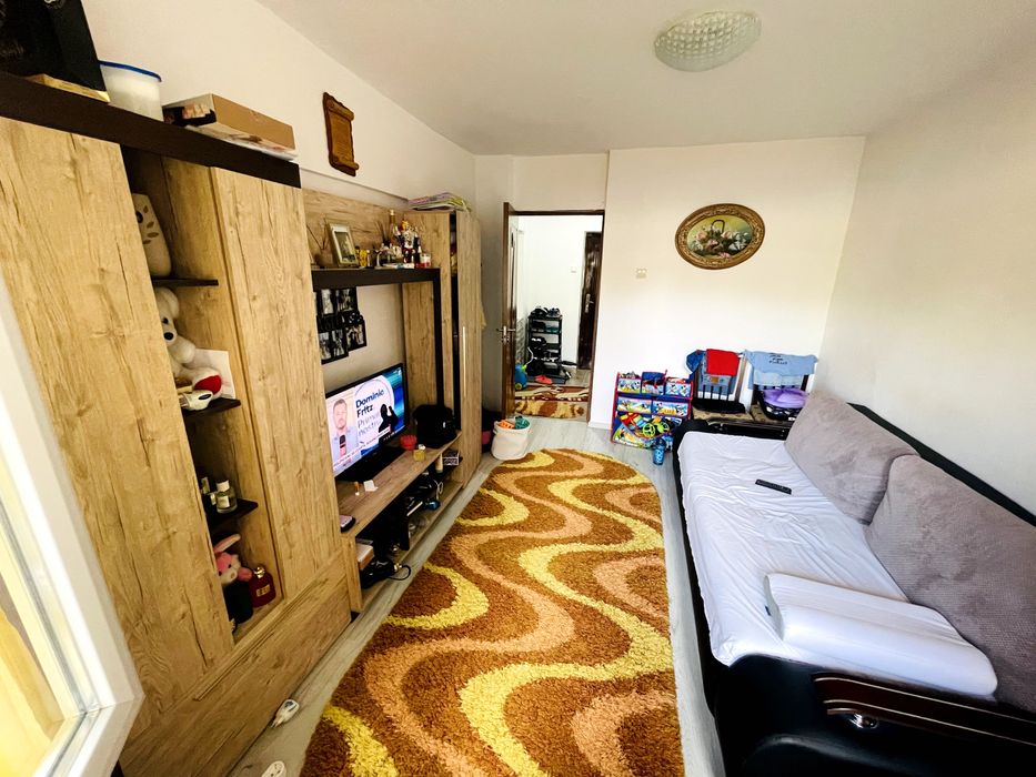 Inchiriez 2 camere cămin