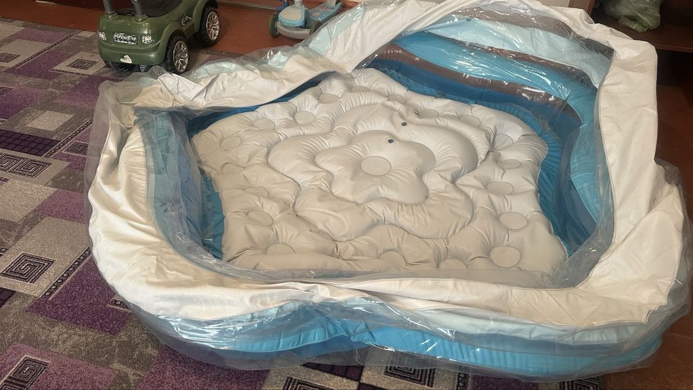 Надувной бассейн