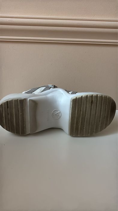 Lv arch light sneaker
