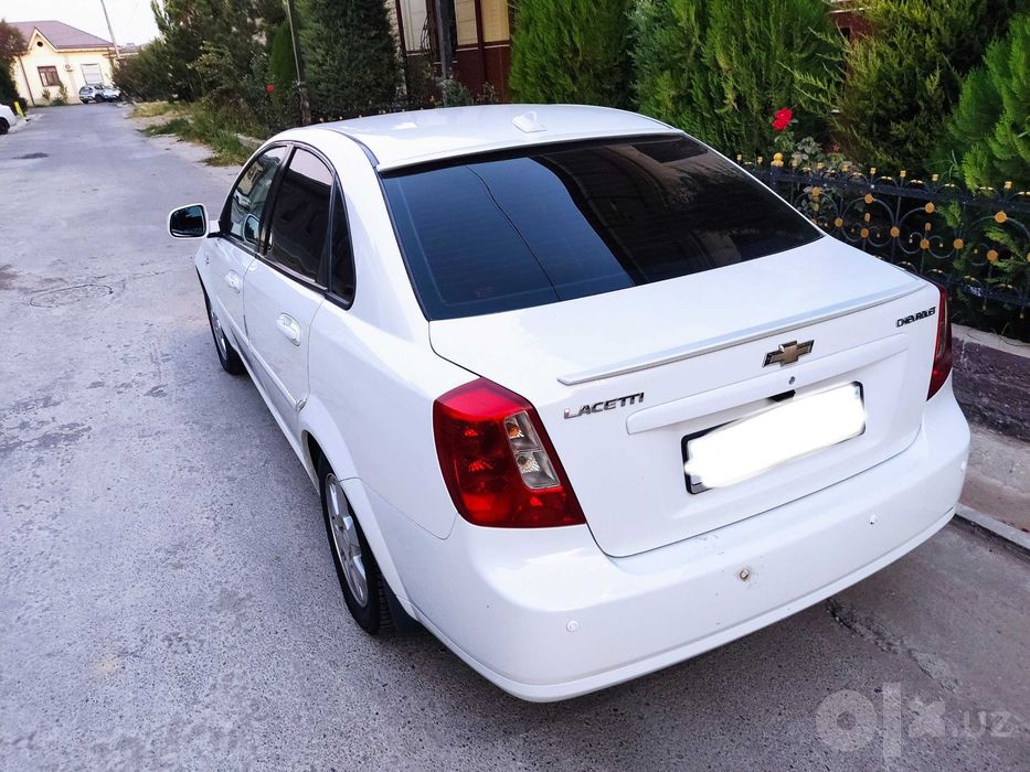 Chevrolet Gentra Elegant Plus 3 позиция автомат с люком