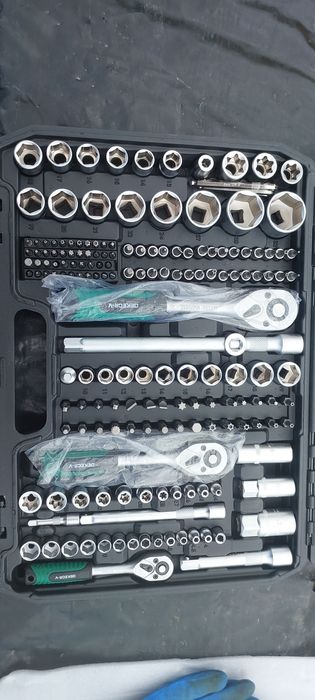 Продам набор инструментов