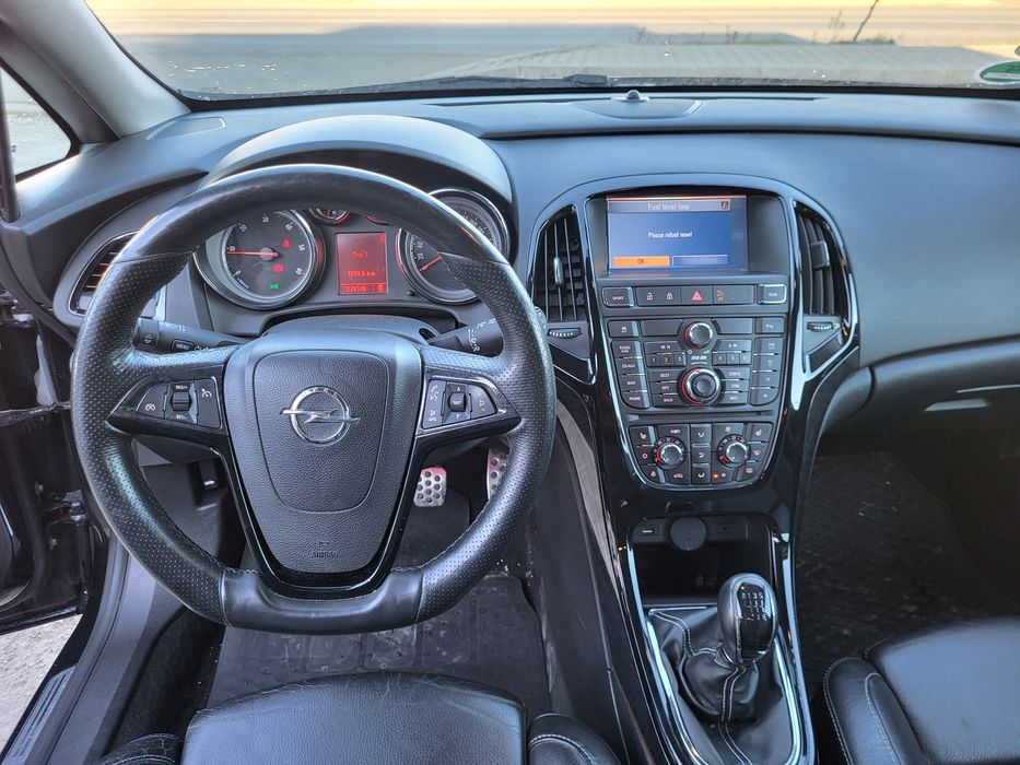 Opel astra j 2.0 diesel an 2012