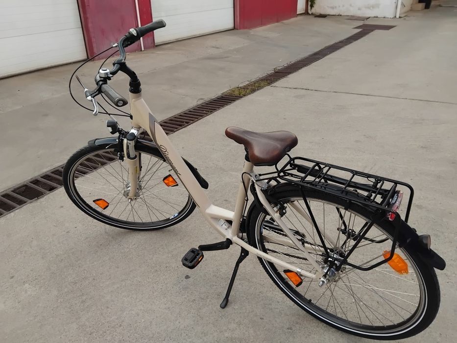 Vând bicicleta Diamant din aluminiu pentru damă