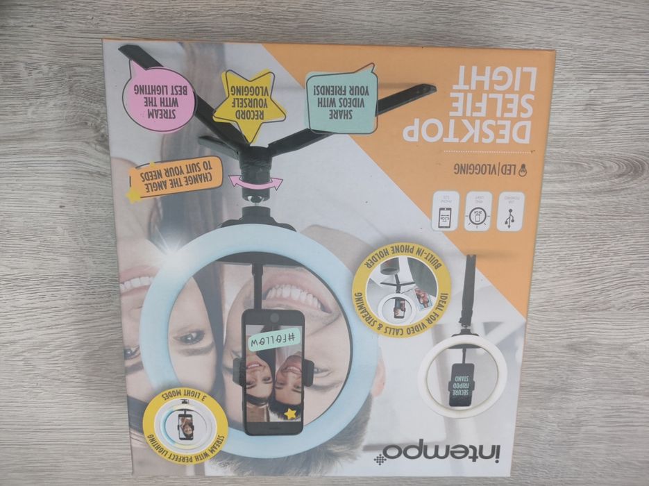 Лед  ринг  лампа