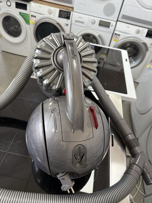 Прахосмукачка Dyson dc52