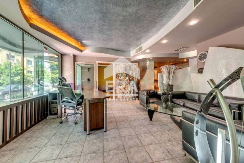 Дава се под наем Офис в София, Лозенец - 120 кв.м за 1500 € - Снимка #1