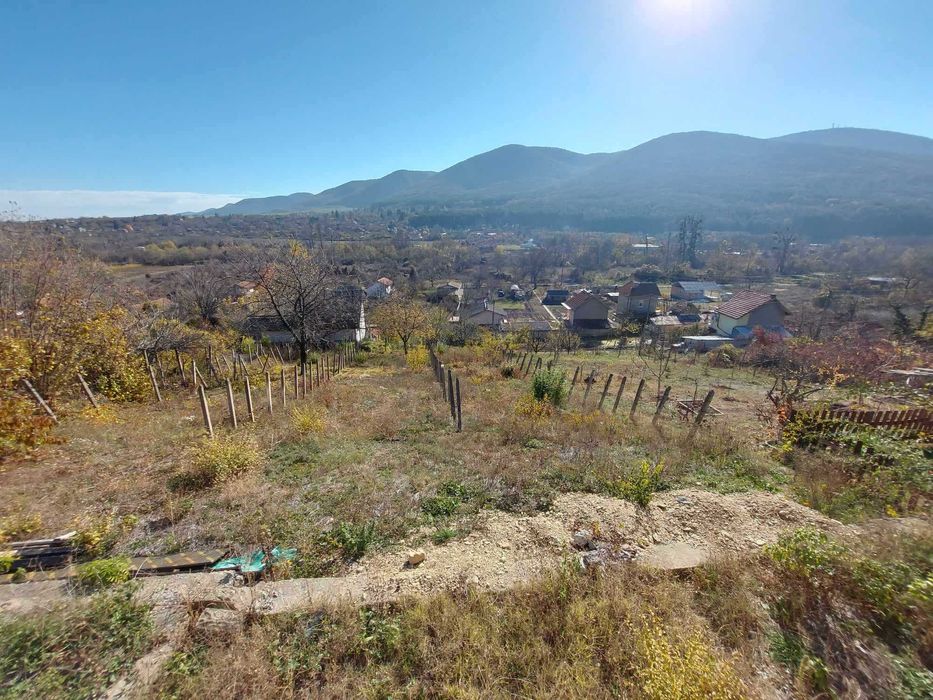 Триетажна вила, 80кв.м, местност Драката