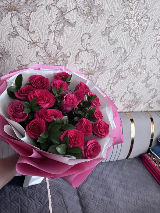 Свежий роза метровый