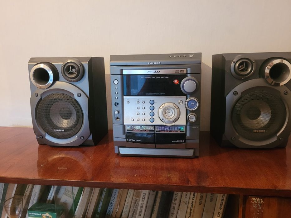 Музыкальный центр