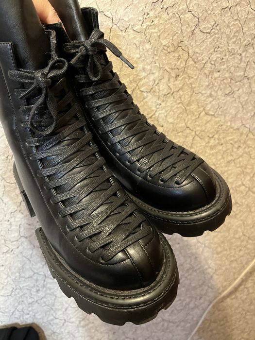 Продам Зимние ботинки