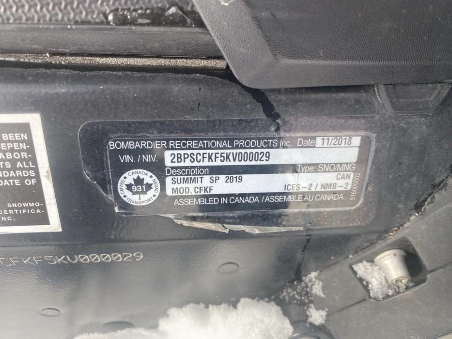 Snowmobil Ski Doo Summit 850 E-Tec Shot