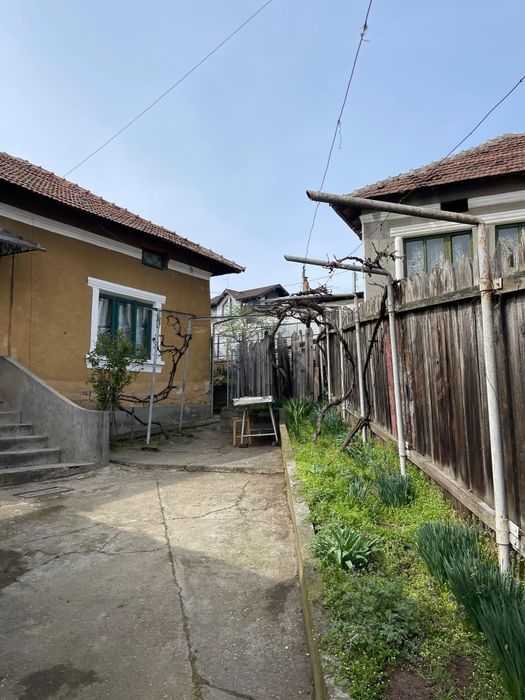 VÂND CASĂ  ÎN Simian cu vedere la Dunăre