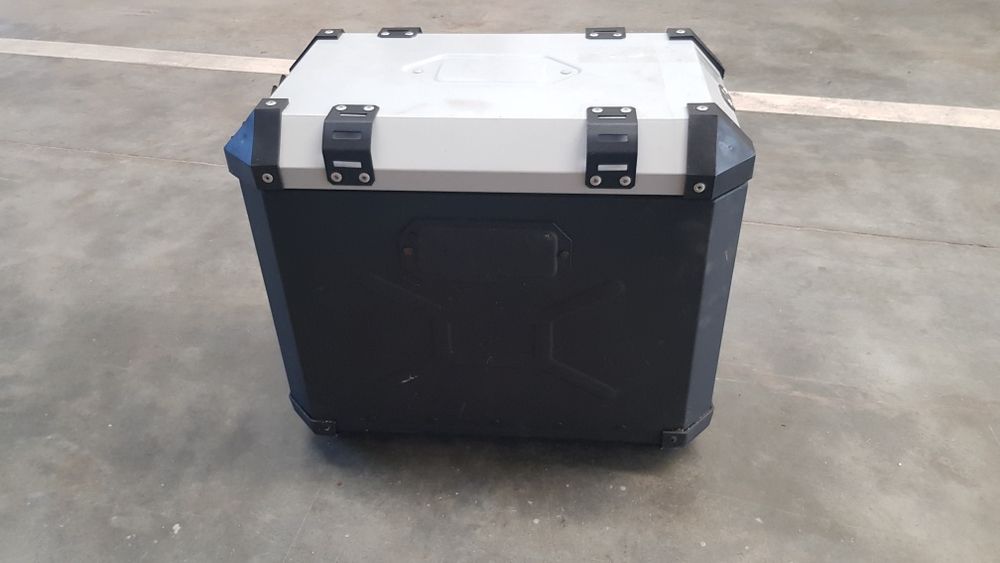 Cutie aluminiu (sidecase, topcase)