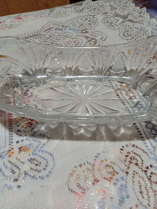 Продавам кристална фруктиера