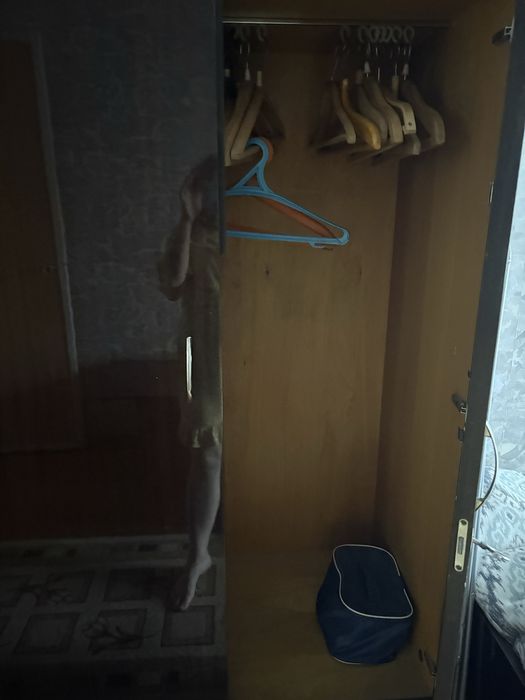 Отдам большой советский шкаф.