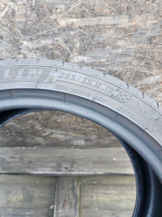 Anvelope 255 35 19