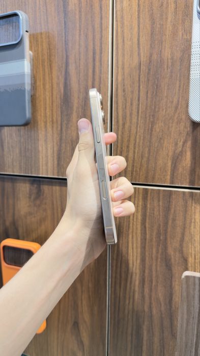 iphone 16 pro max naxtka