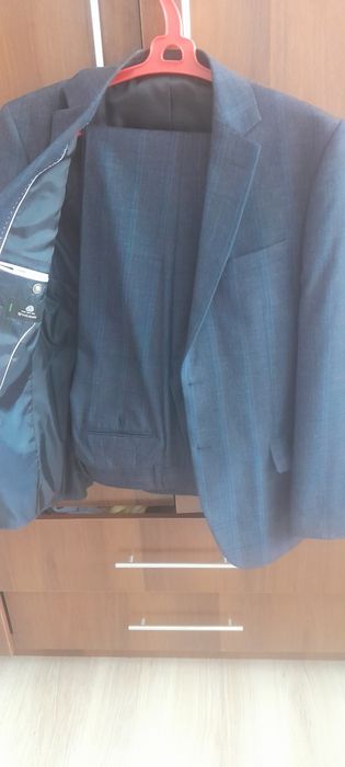 Продам костюм мужской