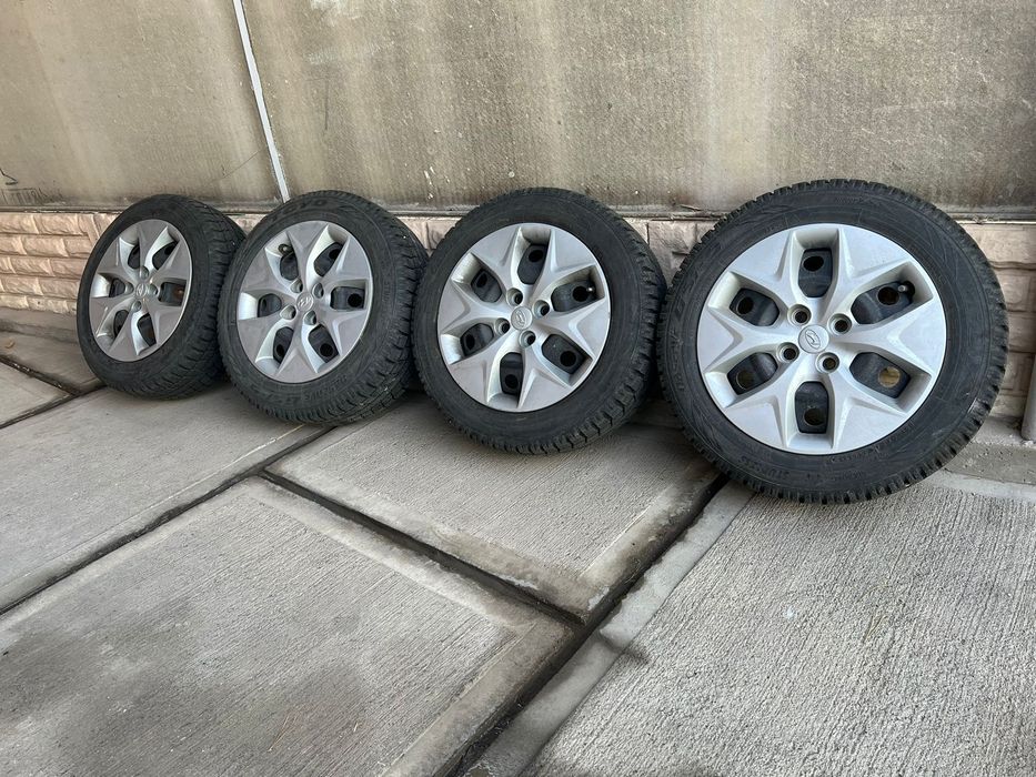 Продам зимние покрышки липучка  б/у