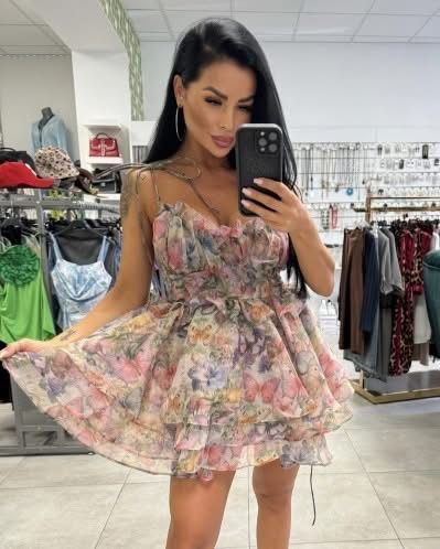 Малка лятна рокля с пеперуди