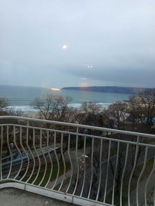 Дава се под наем Двустаен апартамент в Варна, Център - 80 кв.м за 663 € - Снимка #7