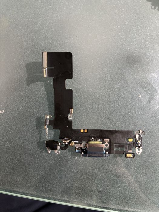 Части за iphone 13