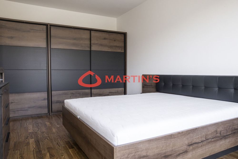 Дава се под наем Тристаен апартамент в София, Изток - 120 кв.м за 1077.12 € - Снимка #9