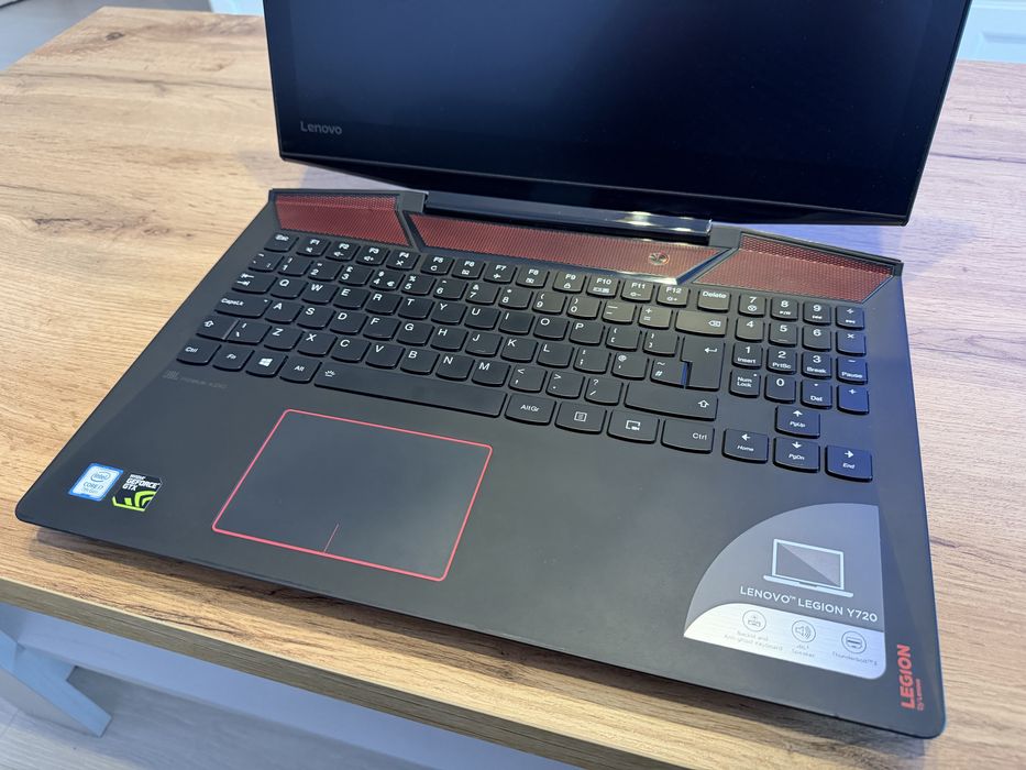 Laptop Gaming Lenovo Y720 I7 7700HQ 16GB Ram Nvidia 1060 6GB Y720-15IKB