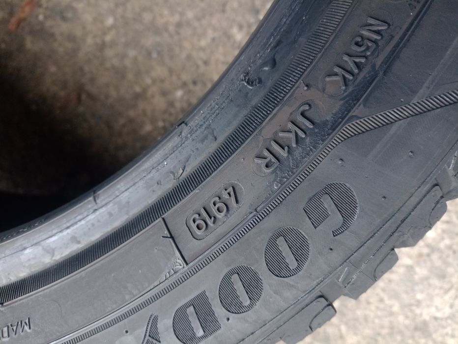 4 anvelope de iarna ca si noi Goodyear 215/50 R18 dot 4919