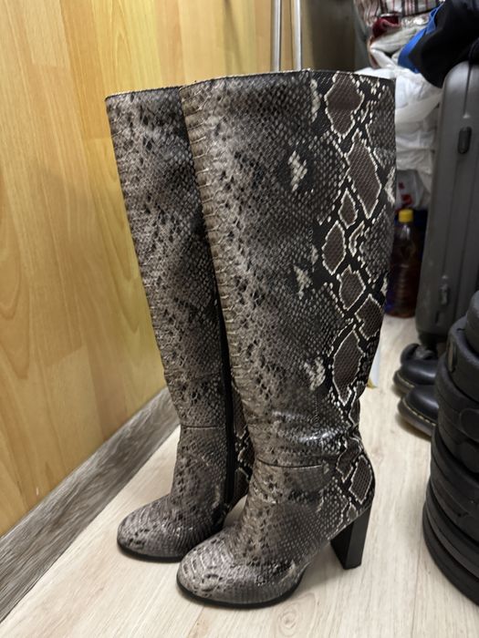 Зимние женские сапоги