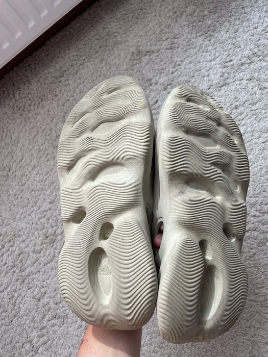 Yeezy foam runner stone salt